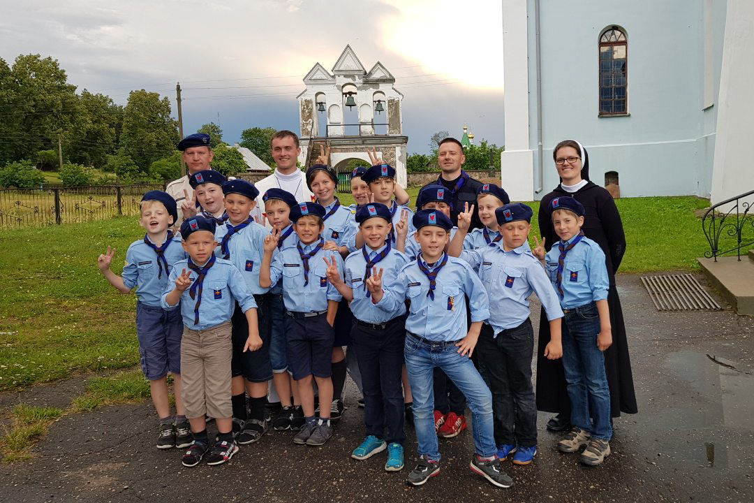 в.Вішнева. Сашка - будучы скаўт