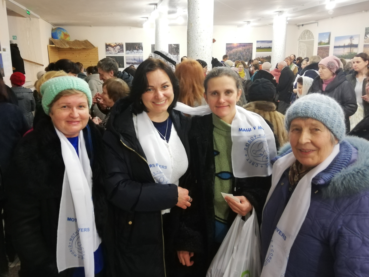 Маці ў малітве